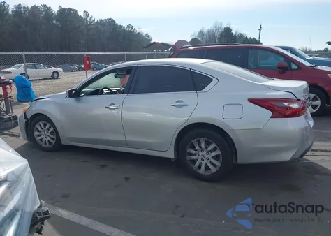 2018 Nissan Altima 2.5 S z USA, uszkodzony, nr VIN 1N4AL3AP1JC174805